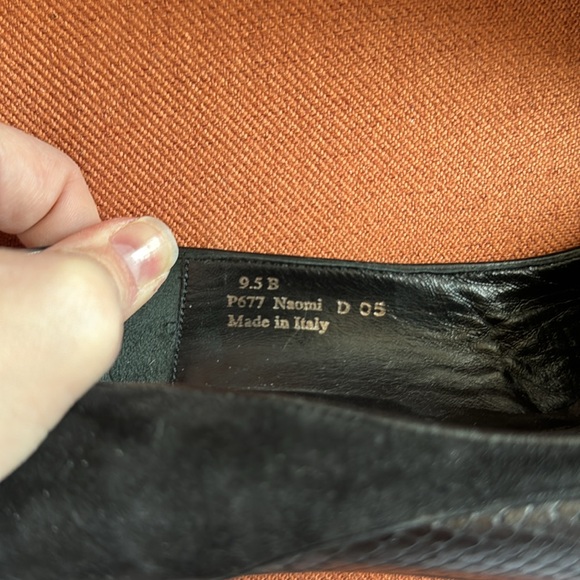 Coach, Black suede & snake embossed print with velvet bow,  pumps, size 9.5 B. - Picture 7 of 9